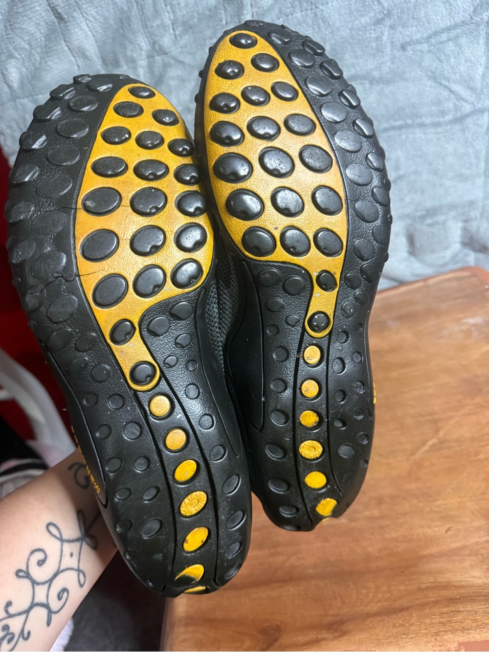 Merrell Men’s Trail Glove Gray and Yellow Athletic Trainers - Picture 7 of 8